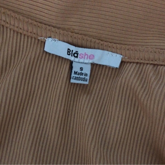 Ribbed deep v bodysuit NWT - Picture 6 of 9